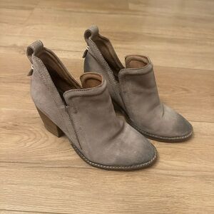 Jeffrey Campbell Tan Heeled Boots Western-Inspired